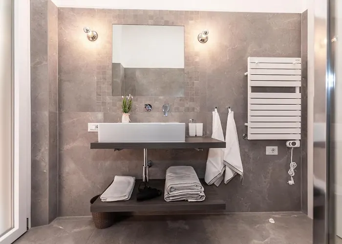 Cortiletto Montebello Daire Roma
